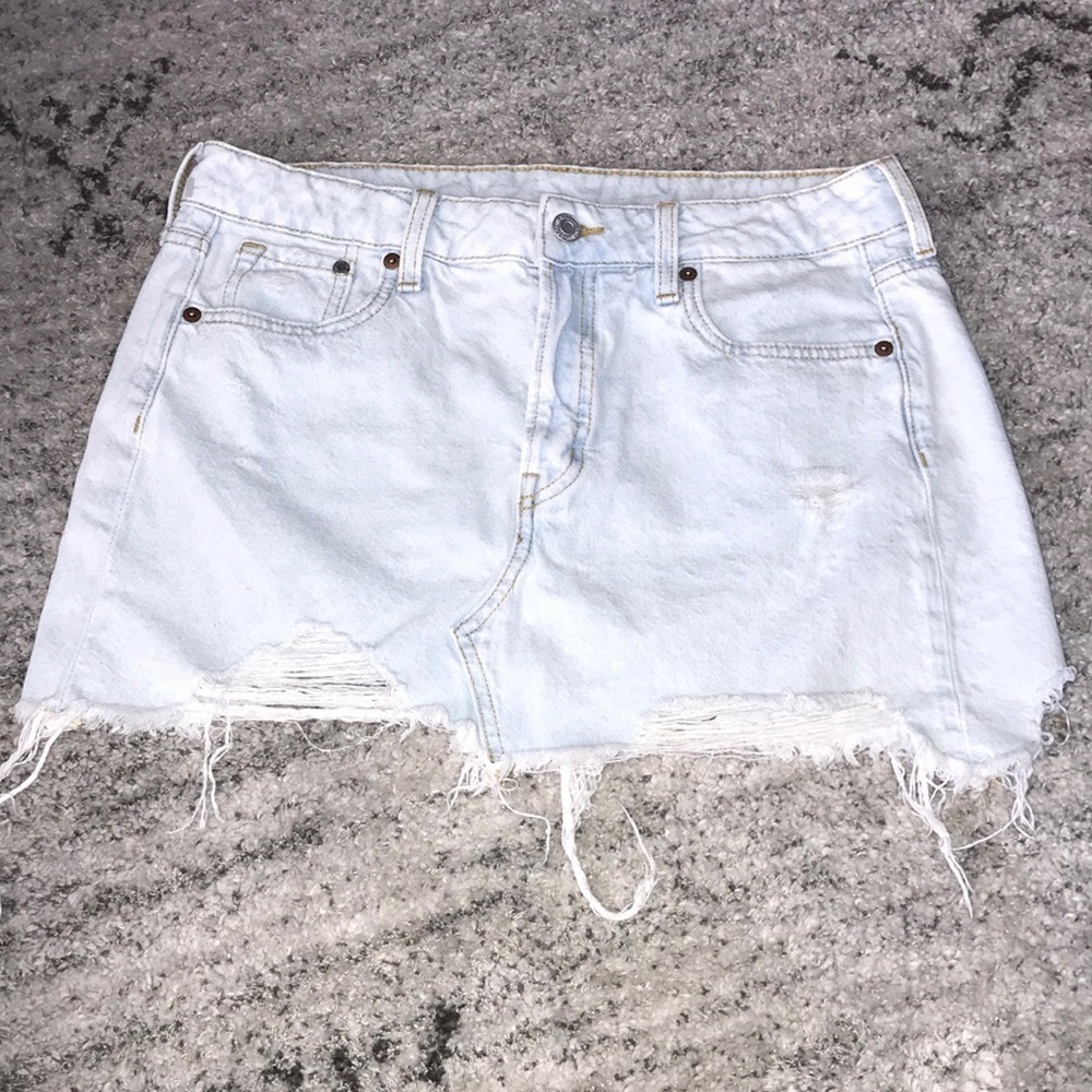 Light wash mini skirt